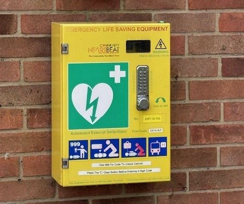 A picture of a defibrillator